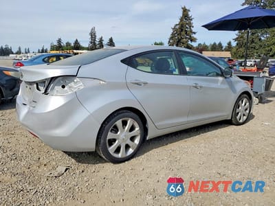 Trzecie zdjęcie samochodu z tyłu: 2013 HYUNDAI ELANTRA LIMITED VIN:KMHDH4AEXDU009701 - miniatura