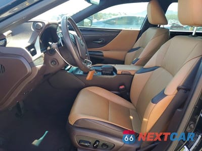 Zdjęcie 7 z 13 samochodu: 2021 LEXUS ES 300H VIN:58ADA1C18MU008620 - miniatura