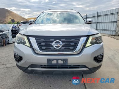Piąte zdjęcie samochodu w środku: 2017 NISSAN PATHFINDER SV VIN:5N1DR2MN6HC607213 - miniatura