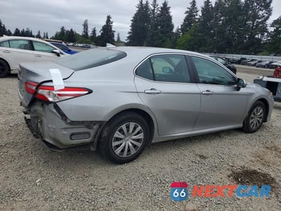 Trzecie zdjęcie samochodu z tyłu: 2020 TOYOTA CAMRY LE VIN:4T1C31AK6LU018568 - miniatura