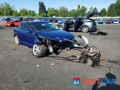Czwarte zdjęcie samochodu z boku: 2015 AUDI A3 PREMIUM VIN:WAUBFHFFXF1067447 - miniatura