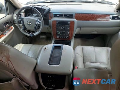 Zdjęcie 8 z 13 samochodu: 2007 CHEVROLET SUBURBAN C1500 VIN:1GNFC16037J216712 - miniatura