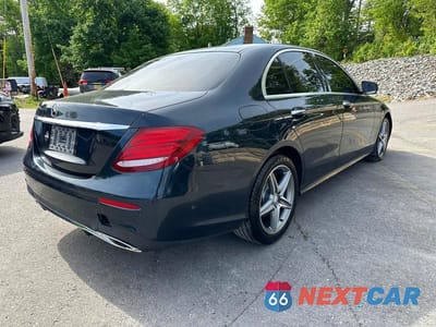 Trzecie zdjęcie samochodu z tyłu: 2017 MERCEDES-BENZ E 300 4MATIC VIN:WDDZF4KB7HA028160 - miniatura