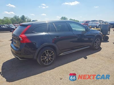 Trzecie zdjęcie samochodu z tyłu: 2018 VOLVO V60 CROSS COUNTRY PREMIER VIN:YV440MWK4J2052882 - miniatura