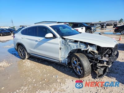 Czwarte zdjęcie samochodu z boku: 2020 BMW X4 XDRIVE30I VIN:5UX2V1C05L9C53005 - miniatura