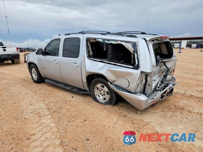 Drugie zdjęcie samochodu z przodu: 2012 CHEVROLET SUBURBAN C1500 LT VIN:1GNSCJE05CR236410 - miniatura