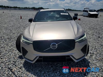 Piąte zdjęcie samochodu w środku: 2026 VOLVO XC60 PLUS VIN:YV4M12RC1T1367220 - miniatura
