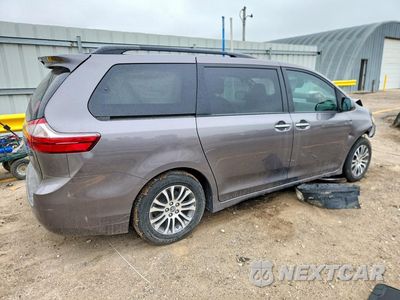 Trzecie zdjęcie samochodu z tyłu: 2020 TOYOTA SIENNA XLE 8-PASSENGER VIN:5TDYZ3DC3LS027709 - miniatura