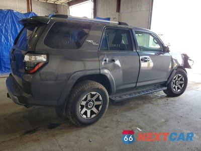 Trzecie zdjęcie samochodu z tyłu: 2017 TOYOTA 4RUNNER TRD OFF-ROAD PREMIUM VIN:JTEBU5JR2H5465428 - miniatura