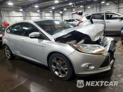 Czwarte zdjęcie samochodu z boku: 2013 FORD FOCUS SE VIN:1FADP3K20DL263645 - miniatura