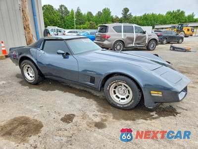 Czwarte zdjęcie samochodu z boku: 1982 CHEV CORVETTE VIN:1G1AY8782C5113830 - miniatura