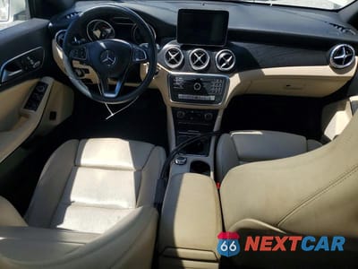 Zdjęcie 8 z 12 samochodu: 2018 MERCEDES-BENZ CLA 250 4MATIC VIN:WDDSJ4GB1JN543209 - miniatura