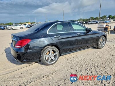 Trzecie zdjęcie samochodu z tyłu: 2015 MERCEDES-BENZ C 400 4MATIC VIN:55SWF6GB6FU032379 - miniatura