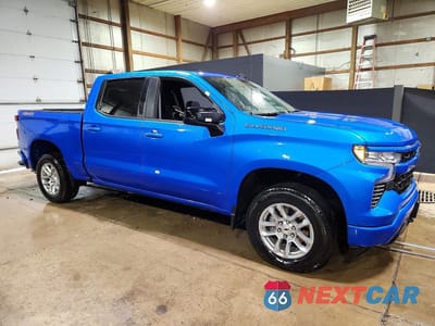 Czwarte zdjęcie samochodu z boku: 2026 CHEVROLET SILVERADO K1500 RST VIN:1GCUKEEDXTZ134891 - miniatura
