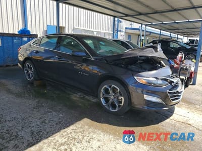 Czwarte zdjęcie samochodu z boku: 2023 CHEVROLET MALIBU LT VIN:1G1ZD5STXPF214574 - miniatura