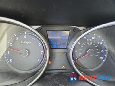 Zdjęcie 9 z 13 samochodu: 2010 HYUNDAI TUCSON GLS VIN:KM8JT3AC9AU086565 - miniatura