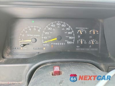 Zdjęcie 9 z 12 samochodu: 2000 GMC SIERRA C3500 VIN:1GTGC34R5YR154484 - miniatura