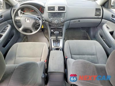 Zdjęcie 8 z 12 samochodu: 2004 HONDA ACCORD EX VIN:1HGCM56634A048684 - miniatura