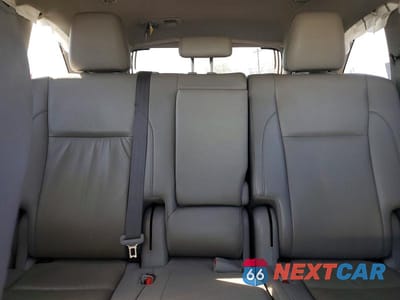 Zdjęcie 10 z 14 samochodu: 2019 TOYOTA HIGHLANDER XLE VIN:5TDJZRFH6KS611324 - miniatura