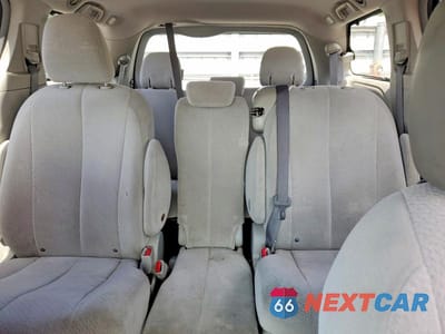 Zdjęcie 10 z 13 samochodu: 2011 TOYOTA SIENNA LE VIN:5TDKK3DC3BS105852 - miniatura