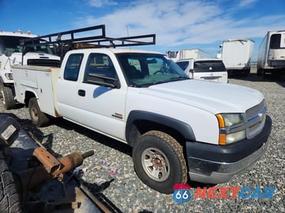 Czwarte zdjęcie samochodu z boku: 2004 CHEVROLET SILVERADO K3500 VIN:1GBHK39214E285551 - miniatura