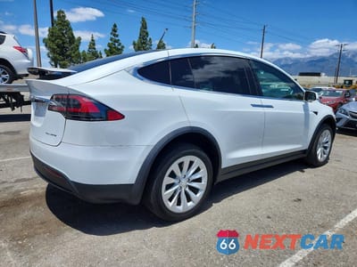 Trzecie zdjęcie samochodu z tyłu: 2019 TESLA MODEL X VIN:5YJXCBE21KF204225 - miniatura