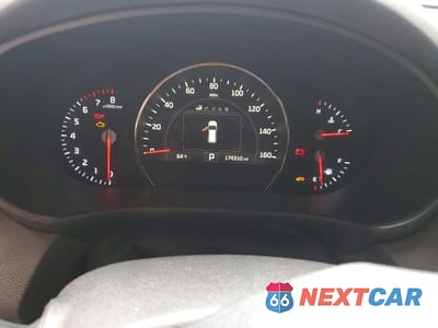 Zdjęcie 9 z 13 samochodu: 2016 KIA SORENTO SX V6 VIN:5XYPKDA50GG121383 - miniatura