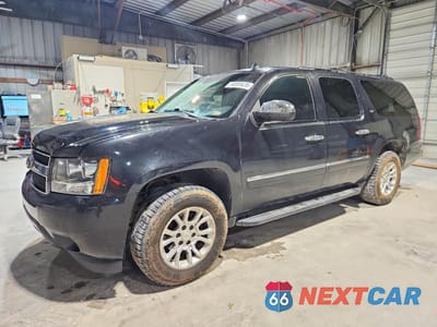 2011 CHEVROLET SUBURBAN 1GNSKKE38BR233955 - główne zdjęcie licytacji z USA - miniatura