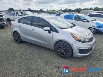 Czwarte zdjęcie samochodu z boku: 2016 KIA RIO LX VIN:KNADM4A30G6584023 - miniatura