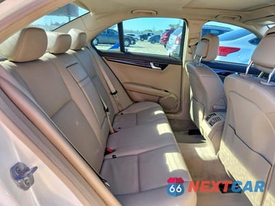 Zdjęcie 10 z 13 samochodu: 2010 MERCEDES-BENZ C 300 VIN:WDDGF5EB6AR119226 - miniatura