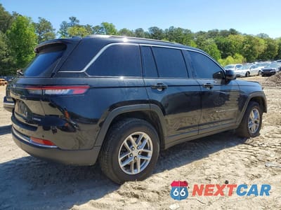 Trzecie zdjęcie samochodu z tyłu: 2024 JEEP GRAND CHEROKEE LAREDO VIN:1C4RJHAG5RC252837 - miniatura