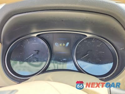 Zdjęcie 9 z 13 samochodu: 2015 NISSAN ROGUE SV VIN:5N1AT2ML6FC897792 - miniatura