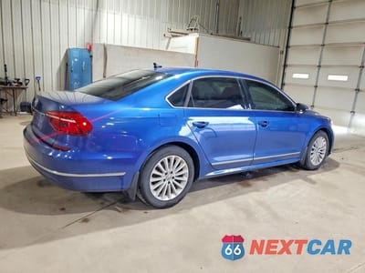 Trzecie zdjęcie samochodu z tyłu: 2017 VOLKSWAGEN PASSAT SE VIN:1VWBT7A39HC046063 - miniatura