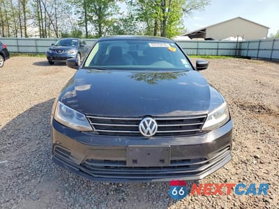 Piąte zdjęcie samochodu w środku: 2016 VOLKSWAGEN JETTA SE VIN:3VWB67AJ9GM413904 - miniatura