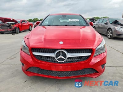 Piąte zdjęcie samochodu w środku: 2015 MERCEDES-BENZ CLA 250 4MATIC VIN:WDDSJ4GB2FN175033 - miniatura