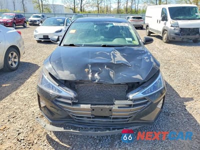 Piąte zdjęcie samochodu w środku: 2019 HYUNDAI ELANTRA SE VIN:5NPD74LF1KH450248 - miniatura