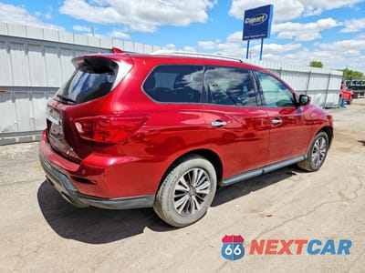 Trzecie zdjęcie samochodu z tyłu: 2019 NISSAN PATHFINDER SV VIN:5N1DR2MN0KC593929 - miniatura