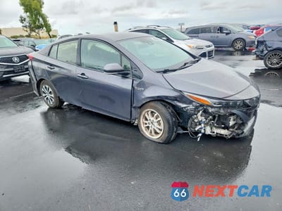 Czwarte zdjęcie samochodu z boku: 2020 TOYOTA PRIUS PRIME XLE VIN:JTDKARFP0L3127378 - miniatura
