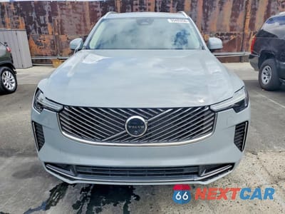 Piąte zdjęcie samochodu w środku: 2025 VOLVO XC90 PLUS VIN:YV4M12JB7S1390857 - miniatura