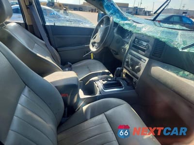 Zdjęcie 7 z 13 samochodu: 2005 JEEP GRAND CHEROKEE LAREDO VIN:1J4GS48K15C724270 - miniatura
