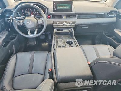 Zdjęcie 8 z 13 samochodu: 2025 HONDA PILOT TOURING VIN:5FNYG1H7XSB119135 - miniatura