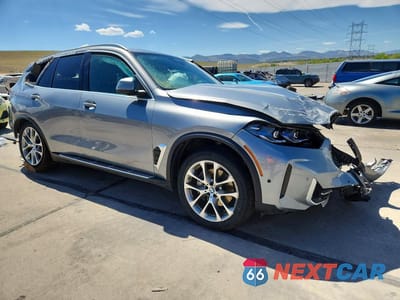 Czwarte zdjęcie samochodu z boku: 2024 BMW X5 XDRIVE40I VIN:5UX23EU05R9V08883 - miniatura