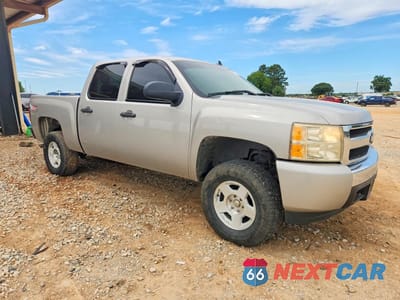 Czwarte zdjęcie samochodu z boku: 2007 CHEVROLET SILVERADO K1500 CREW CAB VIN:2GCEK13MX71525909 - miniatura