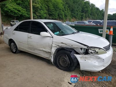 Czwarte zdjęcie samochodu z boku: 2003 TOYOTA CAMRY LE VIN:4T1BE32K13U226566 - miniatura