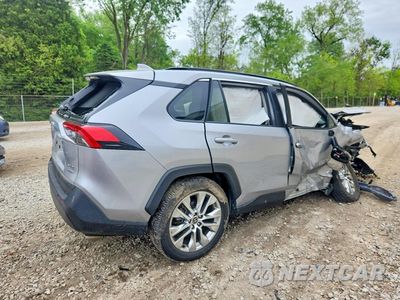 Trzecie zdjęcie samochodu z tyłu: 2024 TOYOTA RAV4 XLE PREMIUM VIN:2T3A1RFV8RW492911 - miniatura