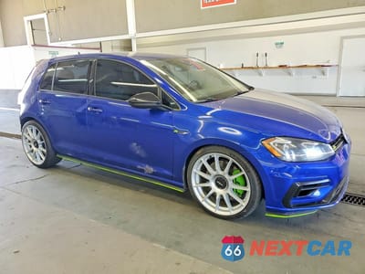 Czwarte zdjęcie samochodu z boku: 2019 VOLKSWAGEN GOLF R VIN:WVWWA7AU0KW141314 - miniatura