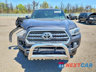 Piąte zdjęcie samochodu w środku: 2017 TOYOTA TACOMA TRD OFF-ROAD VIN:3TMCZ5AN2HM106212 - miniatura