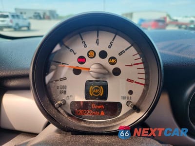 Zdjęcie 9 z 12 samochodu: 2013 MINI COOPER VIN:WMWSU3C50DT371957 - miniatura