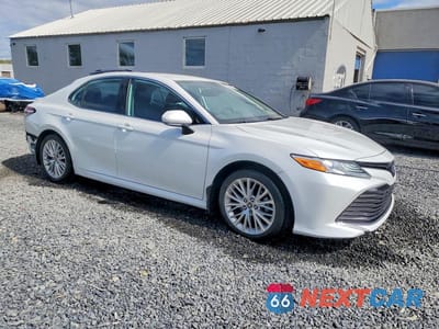 Czwarte zdjęcie samochodu z boku: 2020 TOYOTA CAMRY XLE VIN:4T1F11BK4LU010972 - miniatura