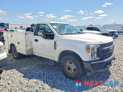 Czwarte zdjęcie samochodu z boku: 2019 FORD F350 SUPER DUTY VIN:1FDRF3G61KEG11366 - miniatura